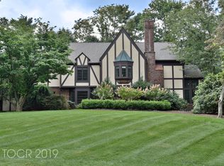 44 Knollwood Rd, Upper Saddle River, NJ 07458