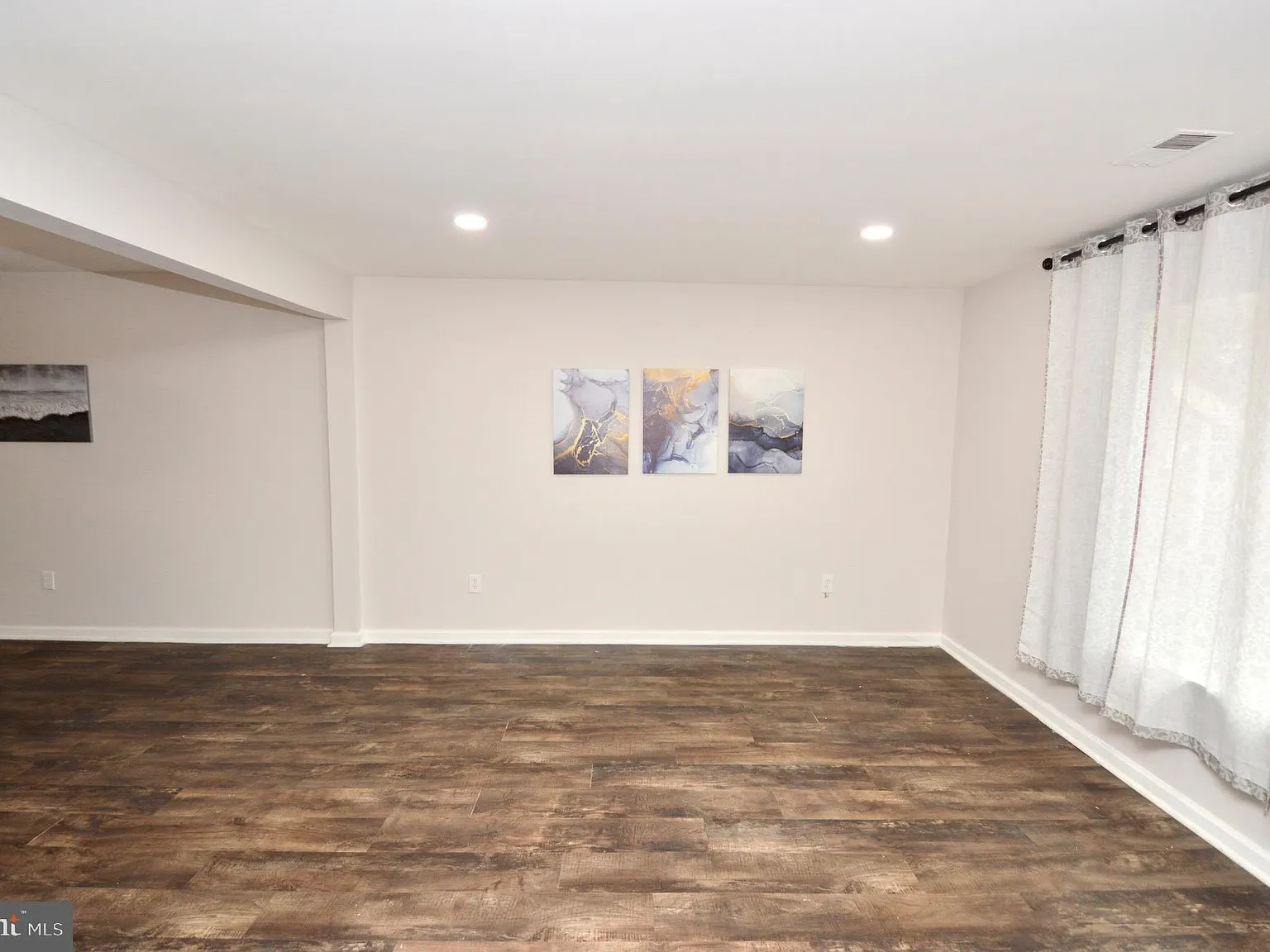 3 bed, 2.5 bath, 1562 sqft, $2,700 — Photo 3