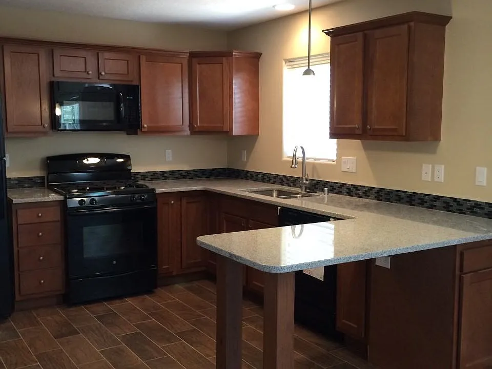 413 Harvard Dr SE #C