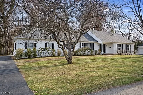 7 Village Rd Photo 1