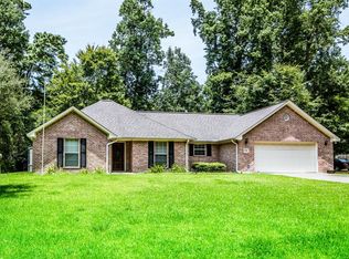 3782 Spring Dr, Huntsville, TX 77340