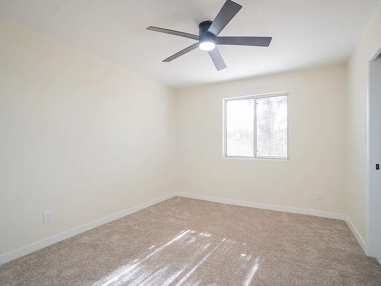 3142 N 78th Dr — Photo 18