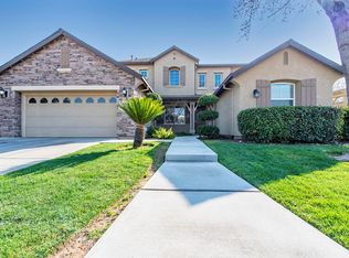 1146 Aster Ct, Dinuba, CA 93618