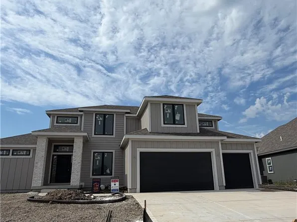 2306 Foxtail Dr, Kearney, MO 64060