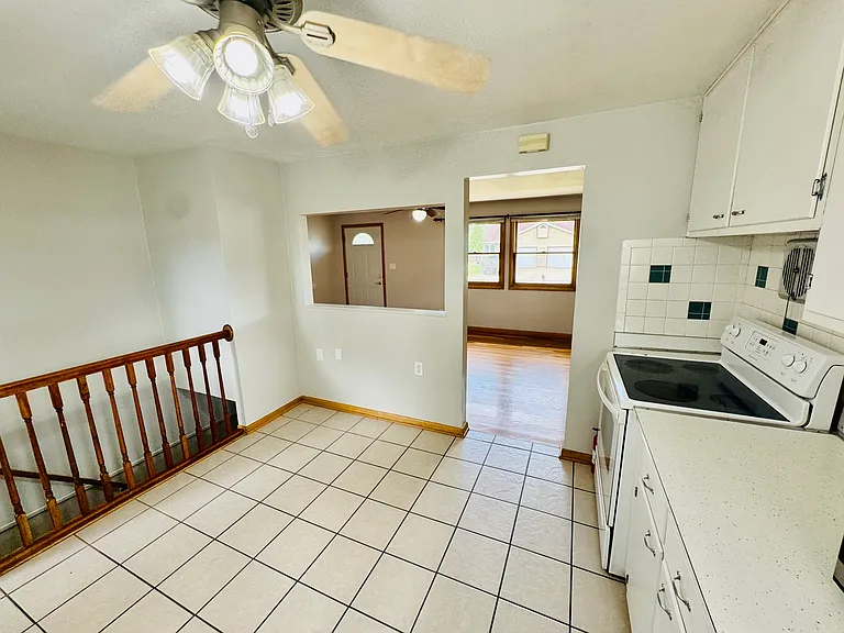 3929 Lakeview Dr — Photo 6