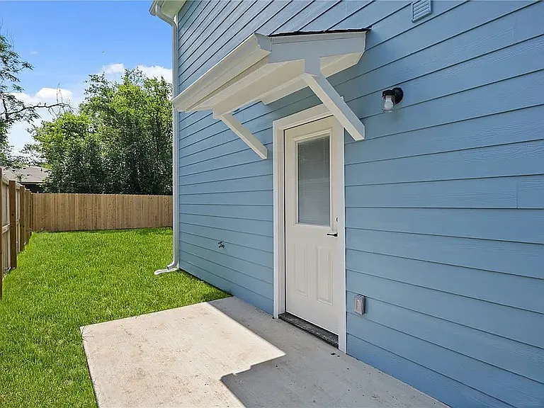 1407 Martin Luther King Jr Ln #A — Photo 8