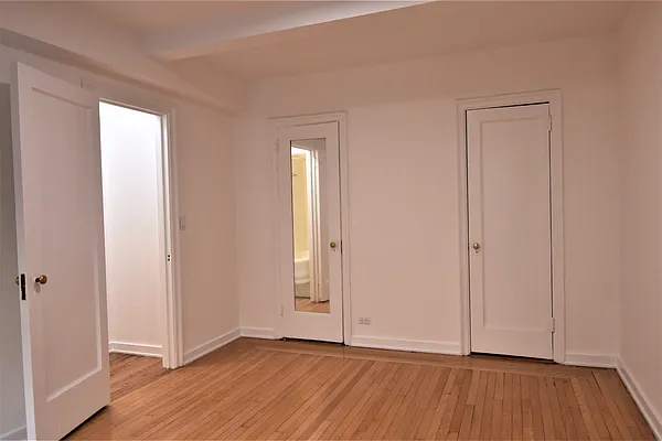 Rented by Buchbinder & Warren | media 20