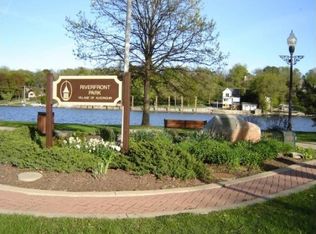 120 N River Rd, Algonquin, IL 60102