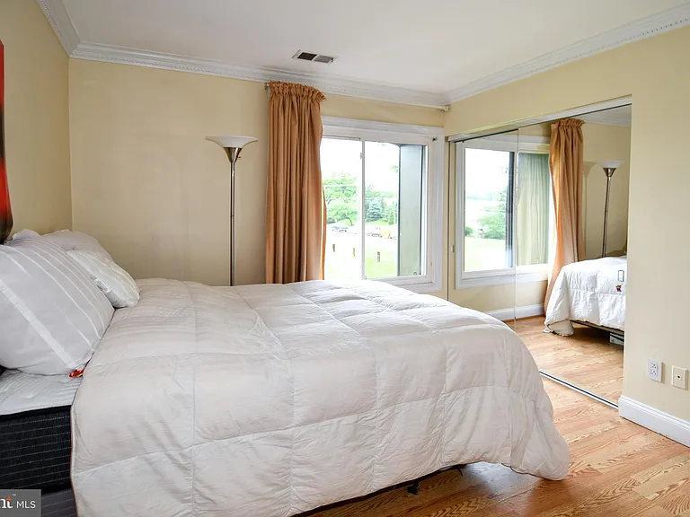 9401 Hickory View Pl — Photo 30