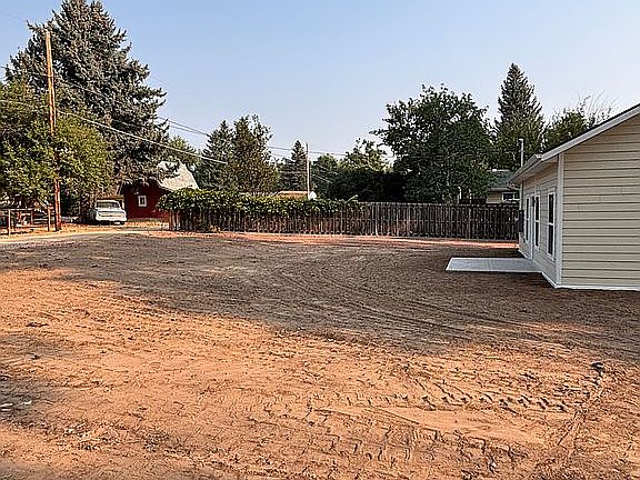 5th image of 330 N Carrington Ave