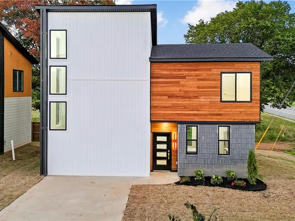 2601 W Bonnie Ln, Rogers, AR 72758