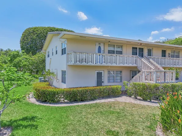 228 Coventry J #228, West Palm Beach, FL 33417