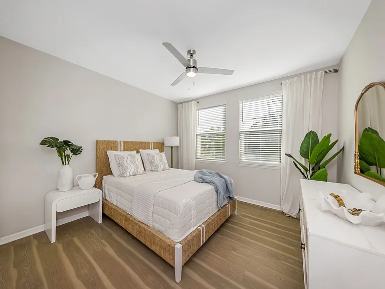Everest Largo Apartments — Photo 73