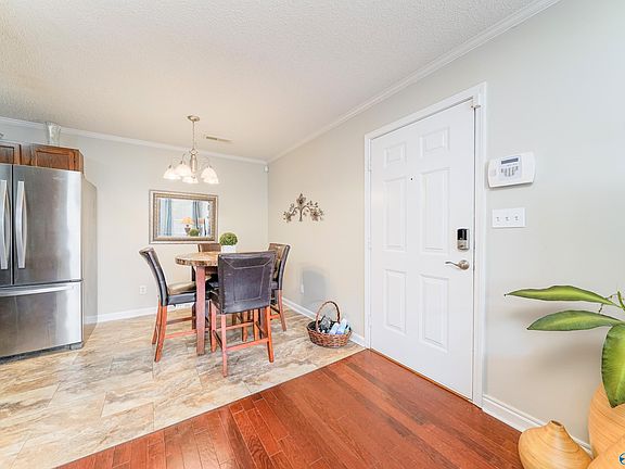 5th image of 1006 Liberty Dr Unit 1006
