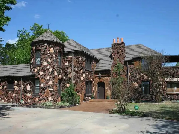 900 N Burford Ave, Watonga, OK 73772