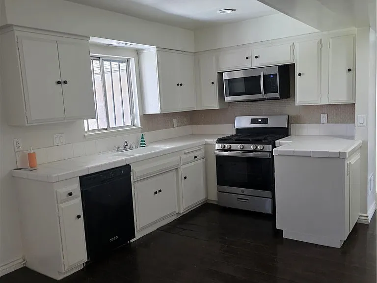 766 E Pillsbury St — Photo 11