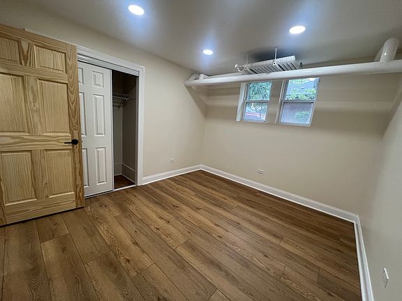 4th image of 4657 N Avers Ave