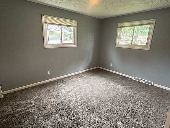 3rd image of 59 Adams Ave