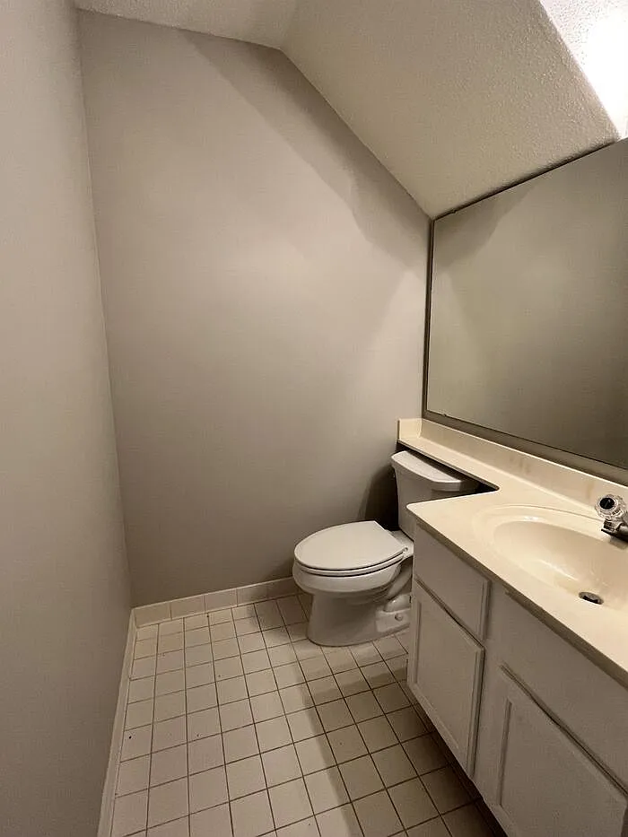 2 bed, 2.5 bath, 1178 sqft, $1,800 — Photo 4