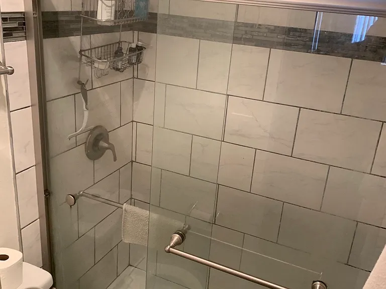 La Pacifica Apartments — Photo 15