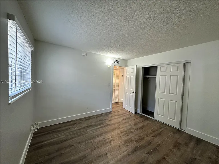 2325 Arthur St #6 — Photo 12