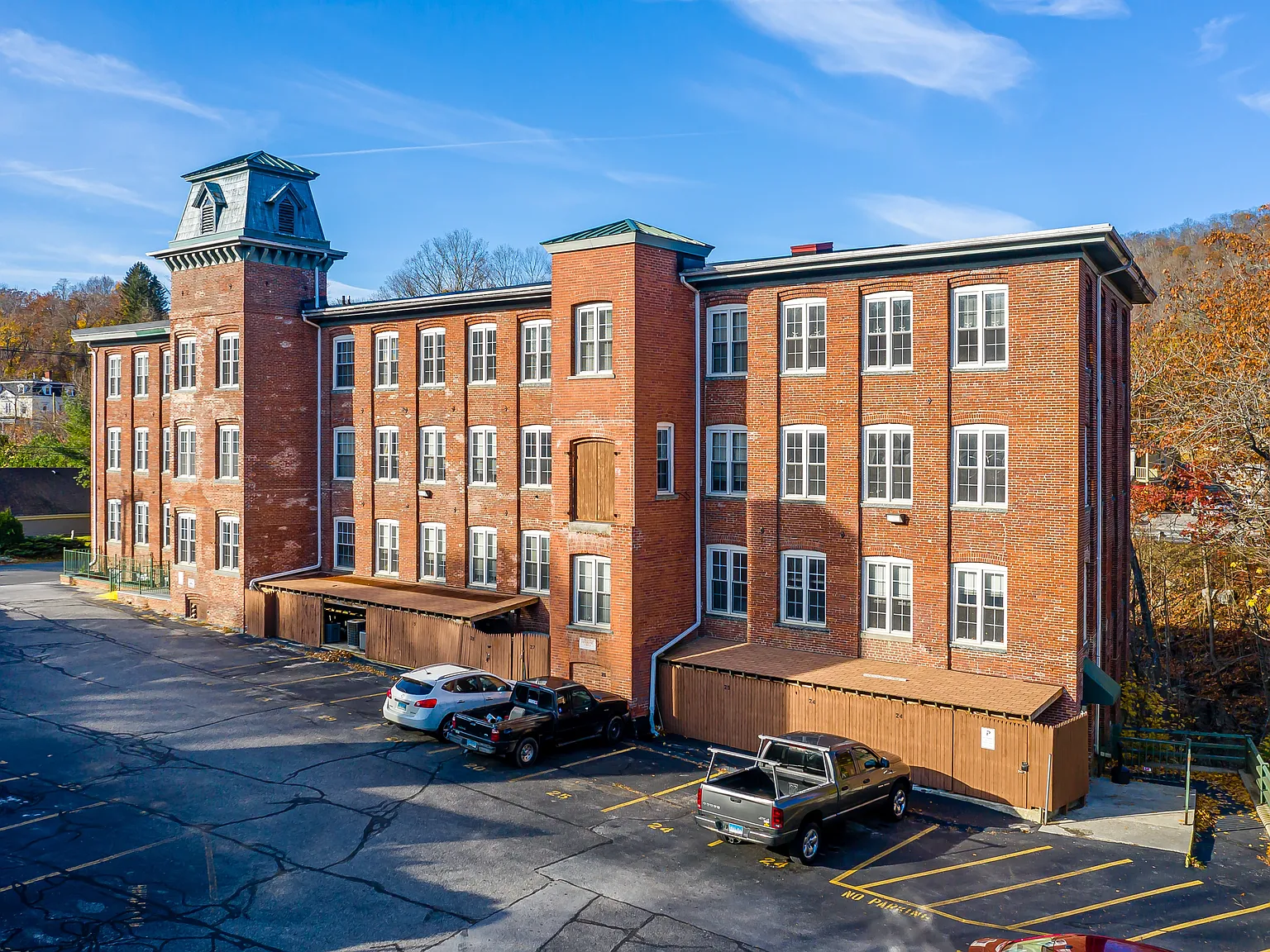 Gilbert Clock Apartments — Photo 1