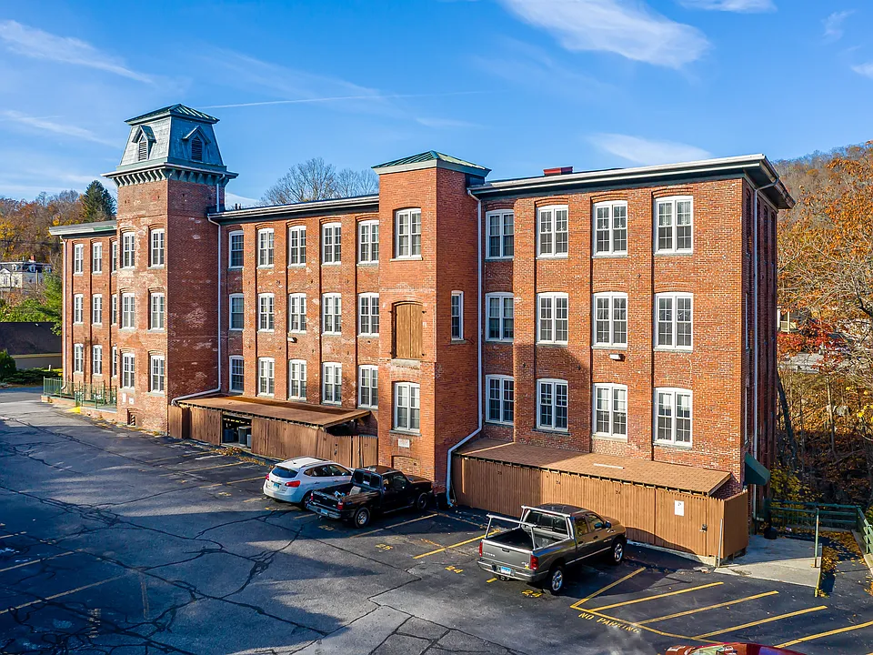 Gilbert Clock Apartments