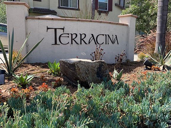 2nd image of 1146 Terracina Ln