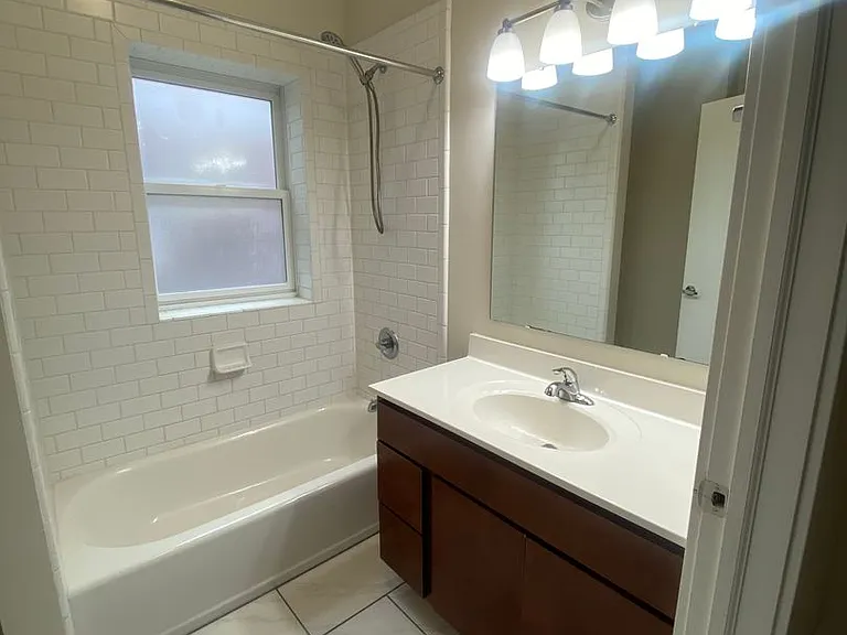 1733 N Meridian St — Photo 3
