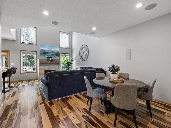 5th image of 10531 Bay View Ln