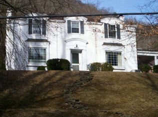 946 Riverside Dr, Welch, WV 24801