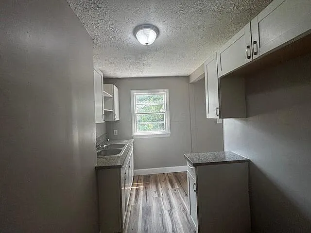 1335 E 25th Ave — Photo 5