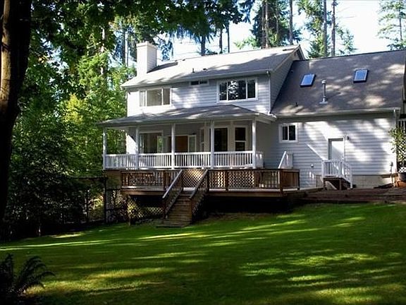 4th image of 8245 NE New Holland Ct