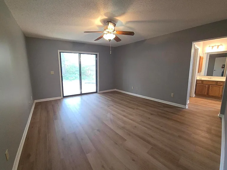 3929 Balsam Dr — Photo 14