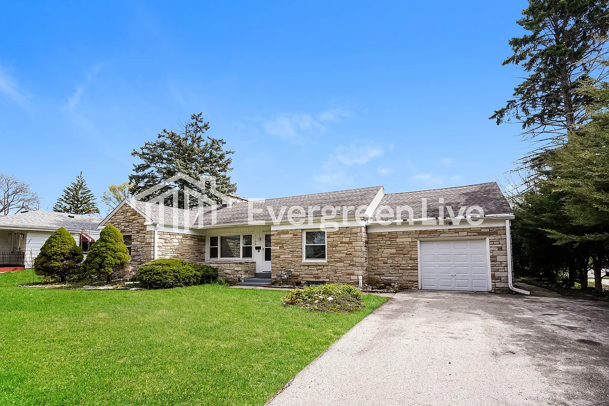 Building Photo - 5708 N 74th St
