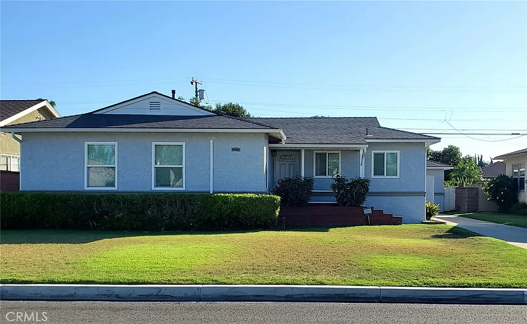 3 bed, 1170 sqft, $3,950 — Photo 2