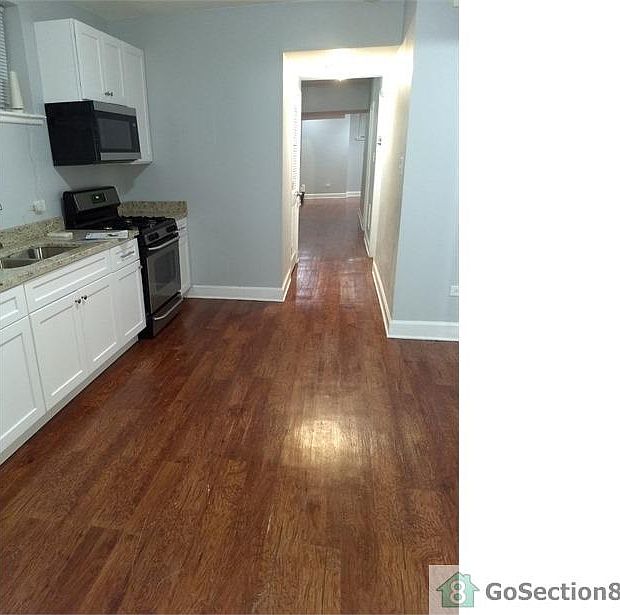 2nd image of 3146 W Fillmore St