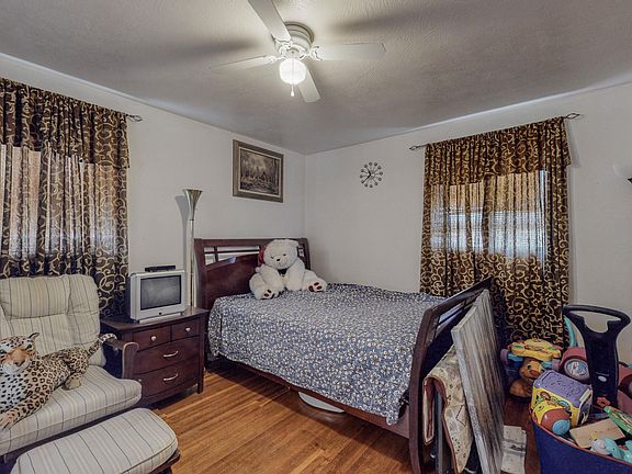 4th image of 936 Cardenas Dr SE