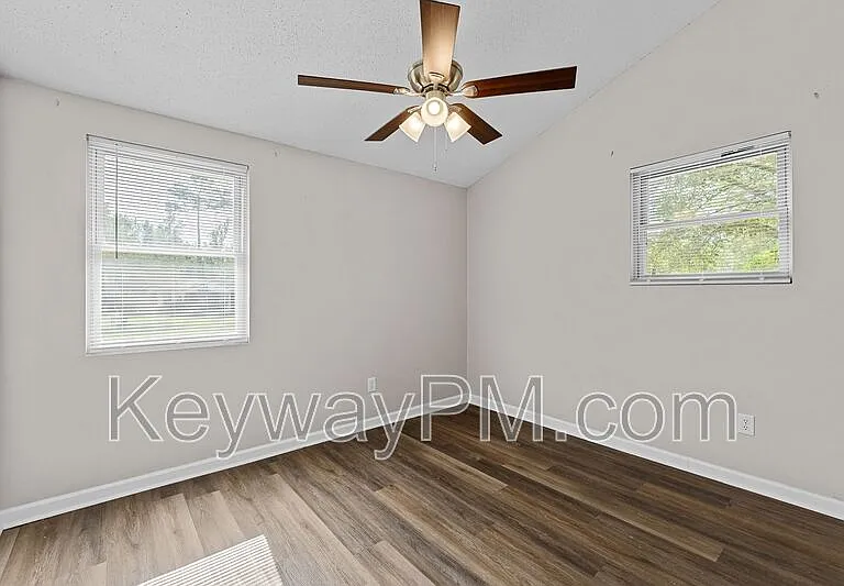 2631 Drayton Dr — Photo 16