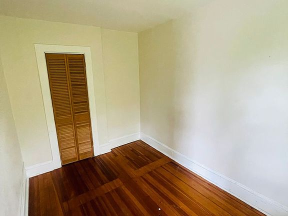 5th image of 306 Hudson Ave #3F