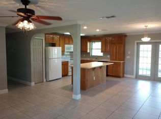 525 NW Azalea Ave, Port Saint Lucie, FL 34983