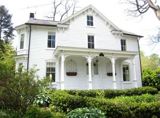 19 Walnut St, Hope, NJ 07844