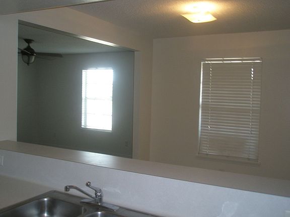 5th image of 9202 N 32nd Ln