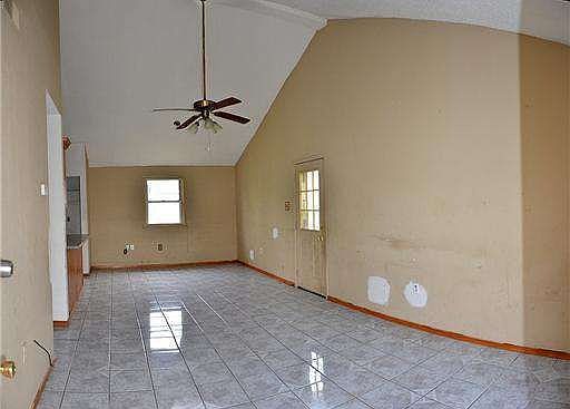 4th image of 28 Davenport St