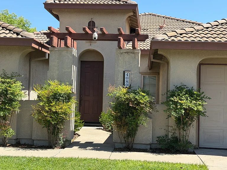 4080 Arenzano Way — Photo 2