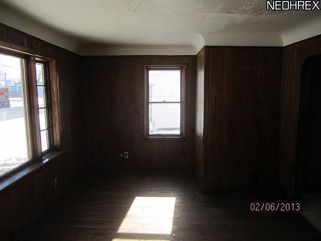 1st image of 1044 Long Ave