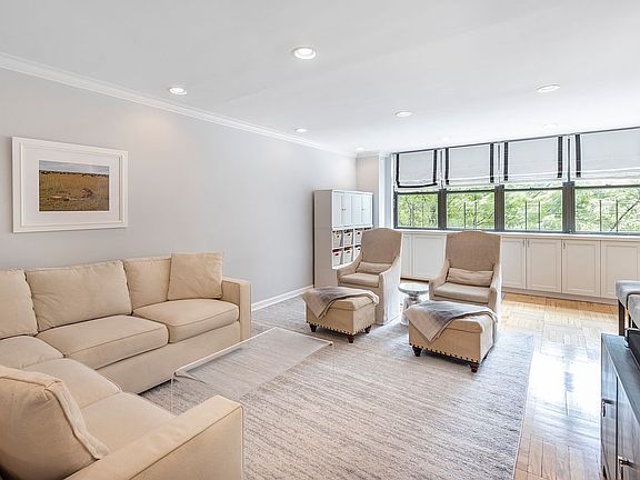 3rd image of 239 E 79th St APT 3L