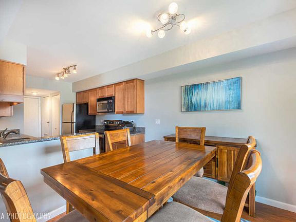 5th image of 1120 N Knollwood Dr