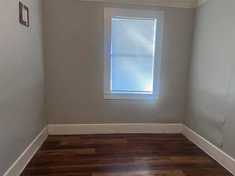 515 S Harrison Ln — Photo 4