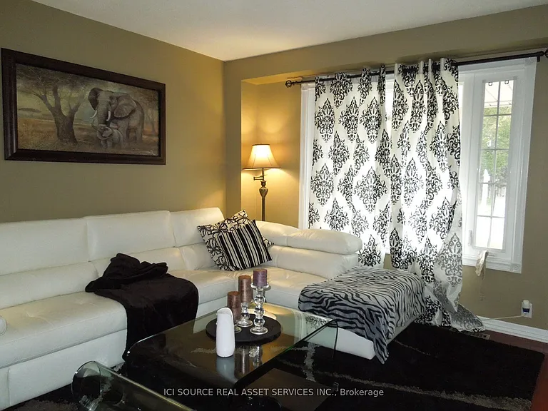 129 Ormond Dr — Photo 4